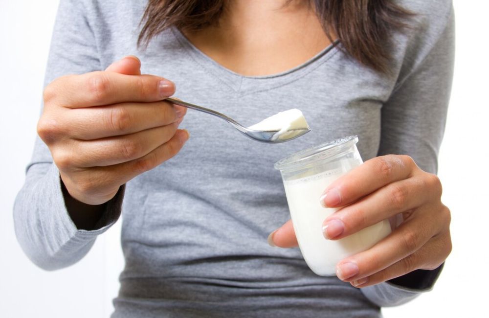 A Spoonful of Relief Raw Yogurt's Potential in Ulcerative Colitis 2